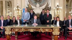 Más de 1500 personalidades del país, en contra del DNU y la ley ómnibus