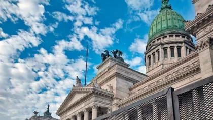 Ley Ómnibus: fuerte operativo de seguridad alrededor del Congreso