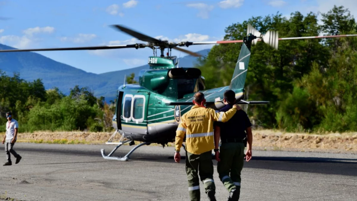 El fuego consumió ya 2.300 hectáreas en Los Alerces