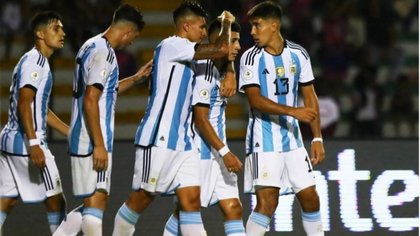 Agónico empate de Argentina, que todavía sueña con París