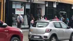 La lluvia complicó la situación de una histórica librería