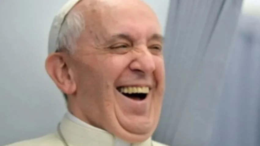 Vaticano: presentaron como "esposa" a la hermana de Milei