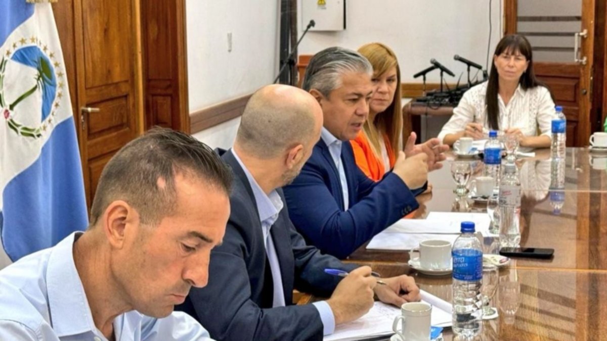 Figueroa pisa el acelerador antes de los 100 días