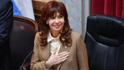 Reapareció Cristina: lanzó un documento con críticas a Milei y a Caputo