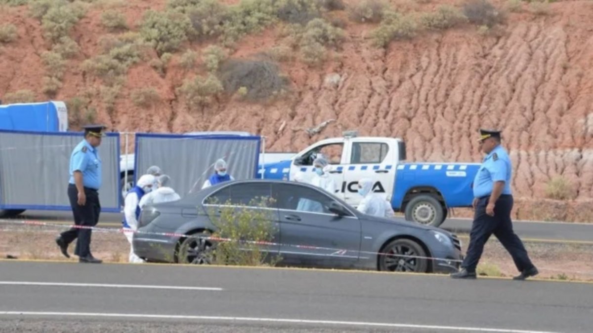 El joven encontrado dentro del auto fue asesinado a tiros