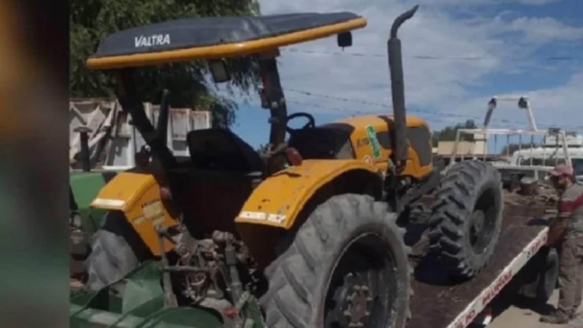 Peligro, hay un tractor inestable en plena ruta