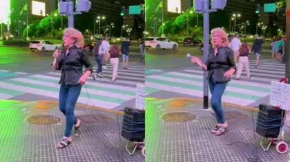 Cobra la jubilación mínima y canta en la calle para comer