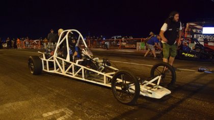 Miércoles de Picadas en el autódromo de Centenario