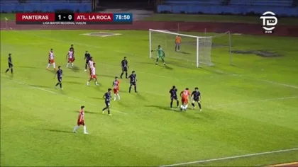 Video: quiso imitar a Ronaldinho pero hizo un papelón