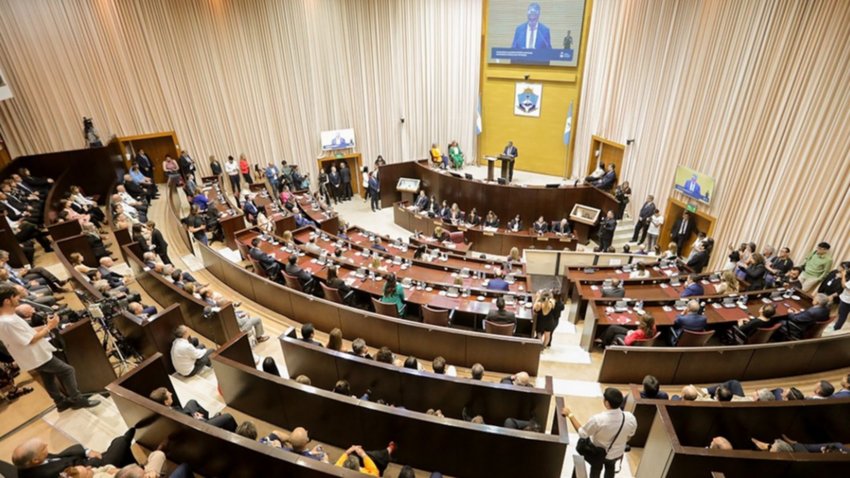 Respaldos y críticas al discurso del gobernador Rolando Figueroa