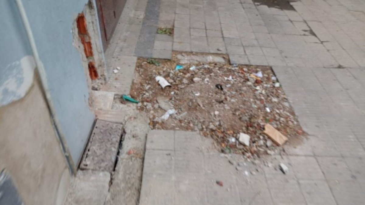 Se fracturó tras tropezar con la canilla de obra inconclusa: fue indemnizada