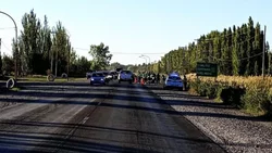 Violento choque entre una camioneta petrolera y una moto: un herido grave