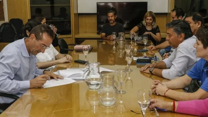 Paritarias Neuquén: UPCN aceptó, pero los Viales rechazaron la propuesta