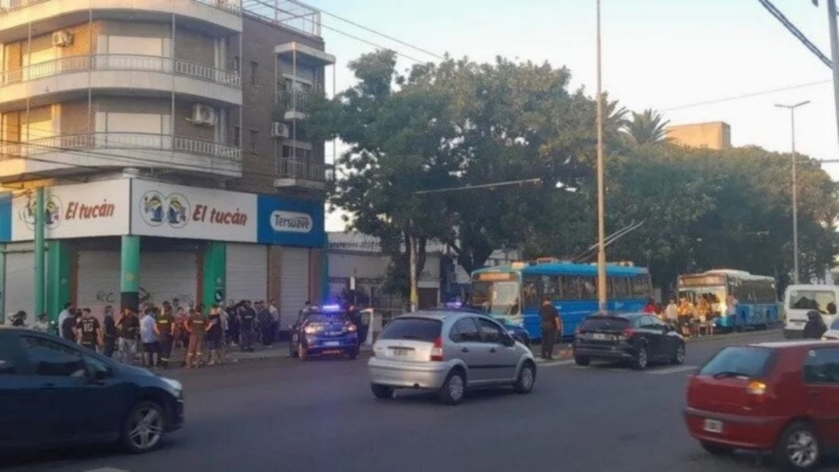 El colectivero recibió dos balazos de un falso pasajero