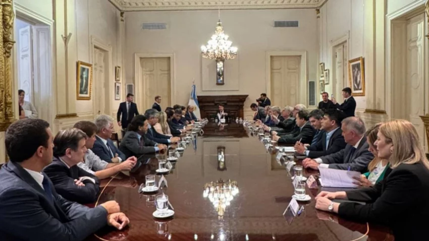 El Gobierno pidió a los gobernadores reflotar la Ley Ómnibus
