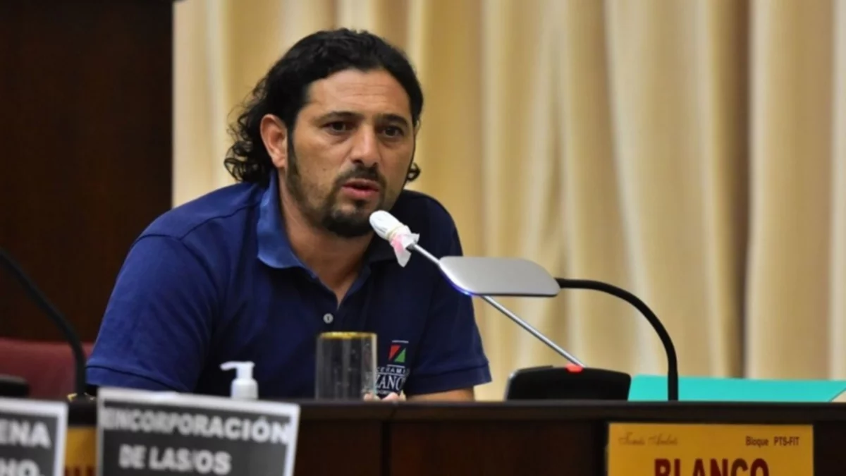 Diputado quiere que ministros cobren igual que una maestra