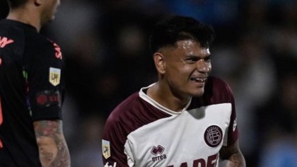 Lanús ganó en Córdoba y es segundo en su zona
