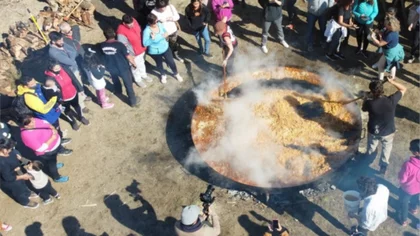Por $8000 se podrá disfrutar de una paella en Villa Pehuenia