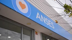 Preocupación por despidos y cierre de delegaciones de ANSES