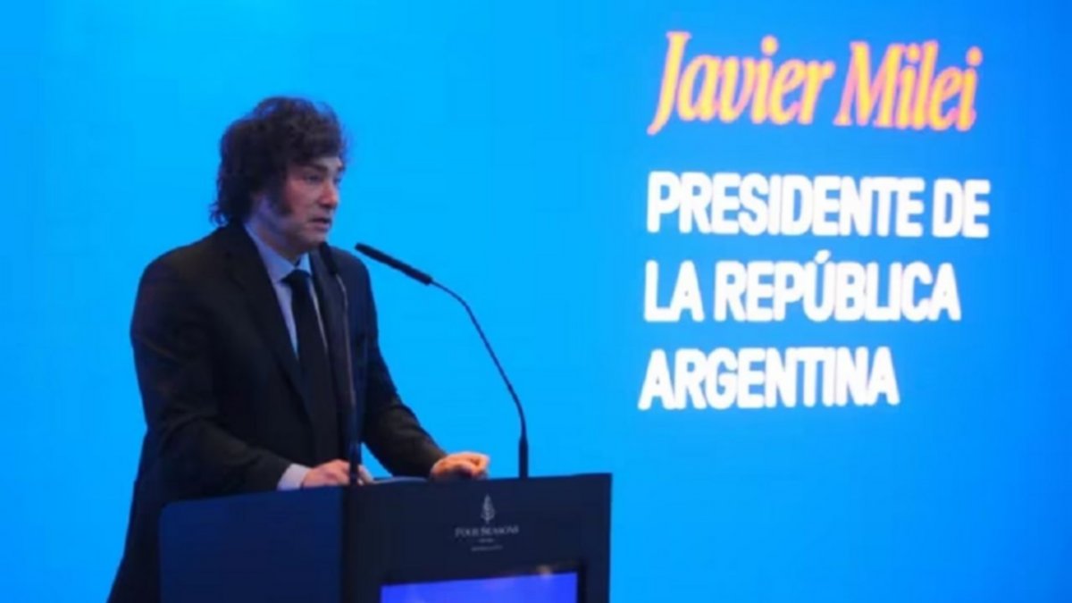 El Gobierno dará de baja 70 mil contratos de empleados públicos