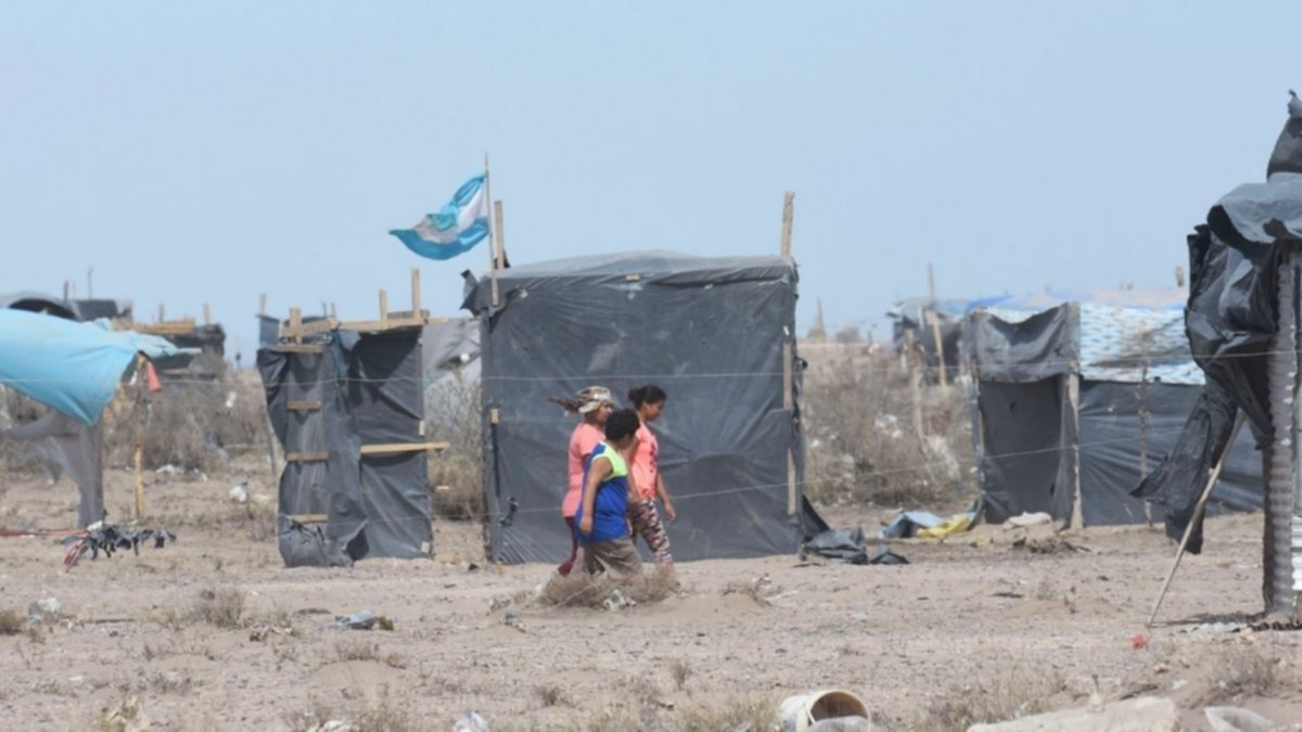 Hay menos pobres en Neuquén, pero más indigentes
