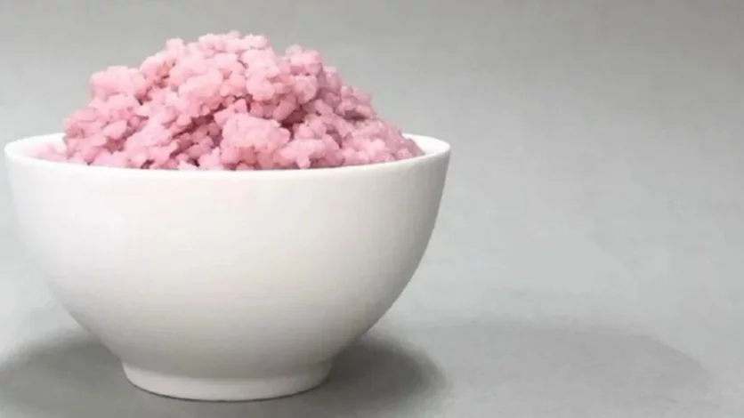 Así es el "arroz de carne" color rosa cultivado en laboratorio