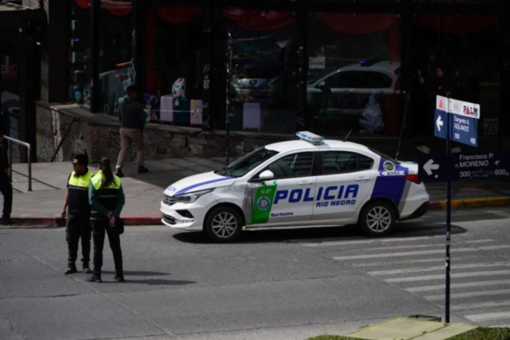Violenta pelea en pleno centro de Bariloche terminó con un hombre asesinado a puñaladas y dos detenidos ¿quién era la víctima?