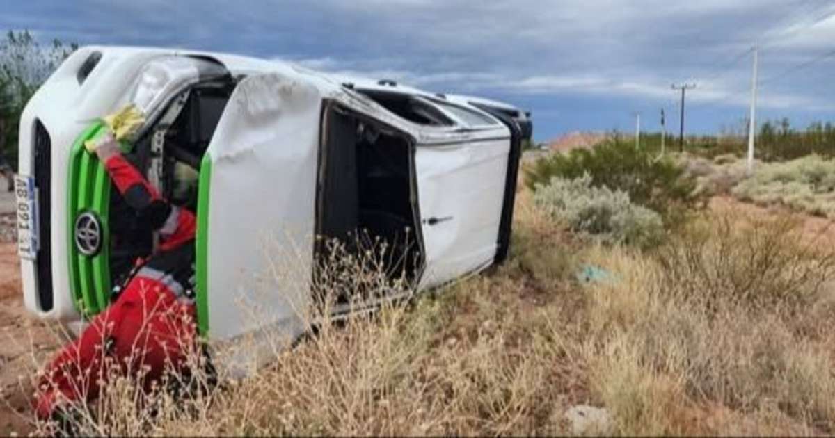 Dos heridos tras el vuelco de una camioneta en Ruta 6