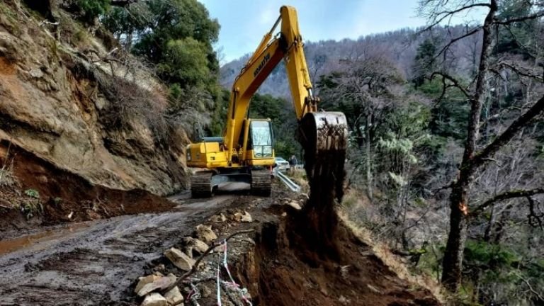 Empezaron a reparar un importante acceso en San Martín de los Andes- Empezaron a reparar un importante acceso en San Martín de los Andes