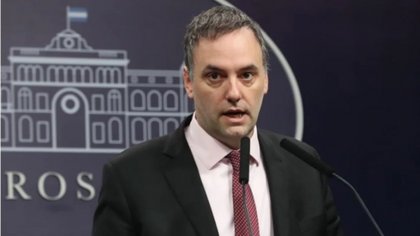 El Gobierno criticó el tuit de Villarruel contra Francia