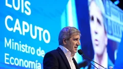 Caputo: "La gente deberá vender dólares para pagar impuestos"