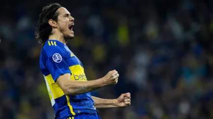 Con otro gol de Cavani y un hombre menos, Boca le ganó a Independiente del Valle y pasó a octavos