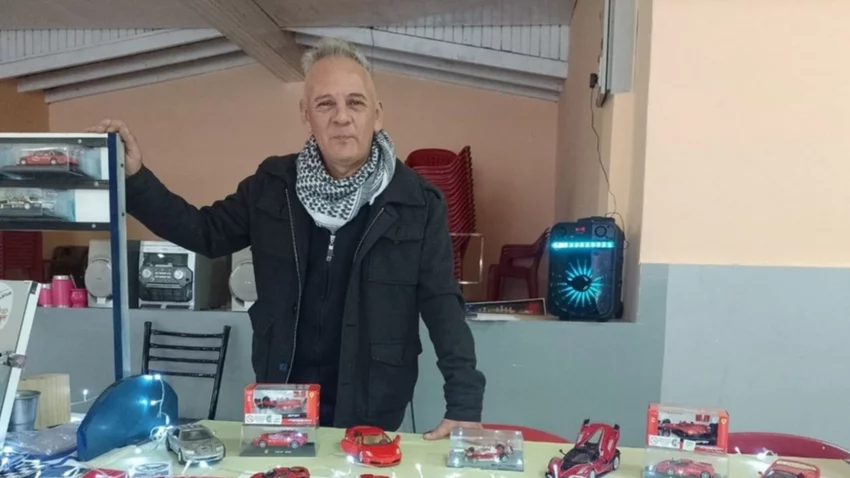 De chico soñaba con coleccionar autos a escala y hoy tiene más de 120
