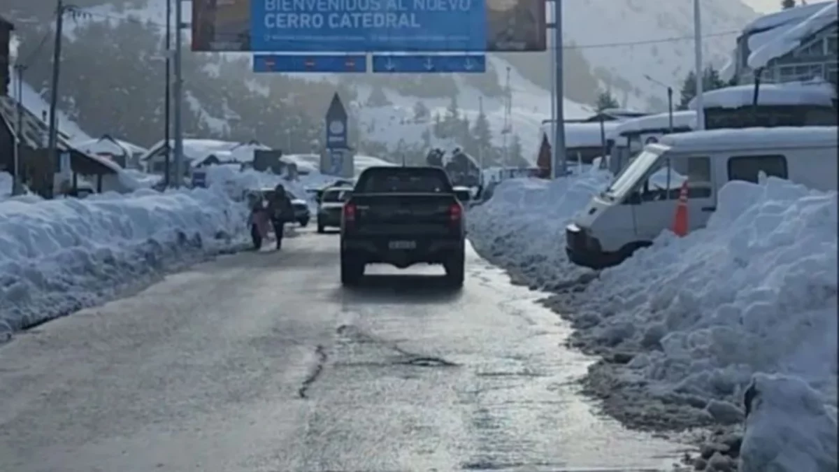 Lo multaron yendo al Catedral y le pegó una piña al inspector