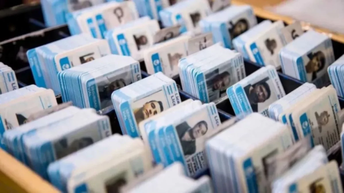 Más de 3.000 conductores no recibieron el carnet en Neuquén