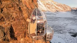 El hotel "cápsula" en las montañas con la mejor vista de la Patagonia