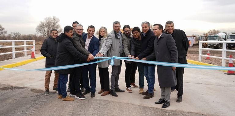 Inauguraron red de gas para 420 familias en Añelo- Inauguraron red de gas para 420 familias en Añelo