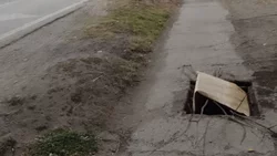 Peligro por un pozo de más de 3 metros en la ex Ruta 22