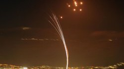Hezbolá lanzó decenas de misiles hacia Israel