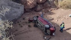 Se despistó y cayó a un cañadón en El Chocón: hay heridos