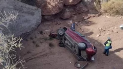 Se despistó y cayó a un cañadón en El Chocón: hay heridos