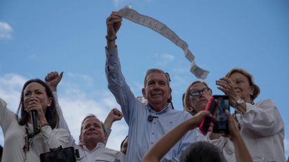 La oposición venezolana pide al mundo que revise las actas que presentó