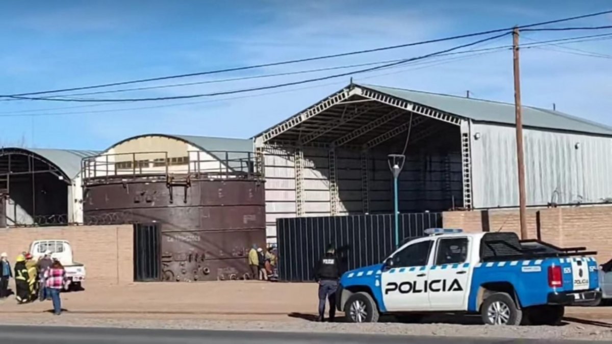 Soldaban un tanque y explotó: hay un operario herido