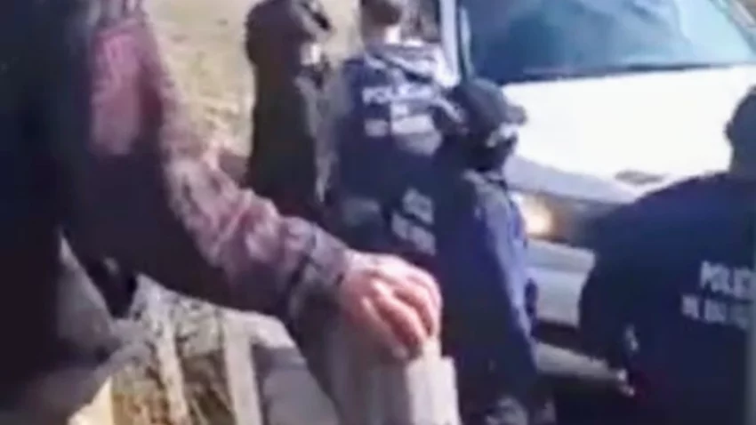 Un mapuche muerto y su hijo herido tras un allanamiento