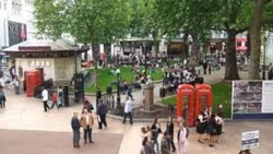 Una niña y una mujer, apuñaladas en el centro de Londres