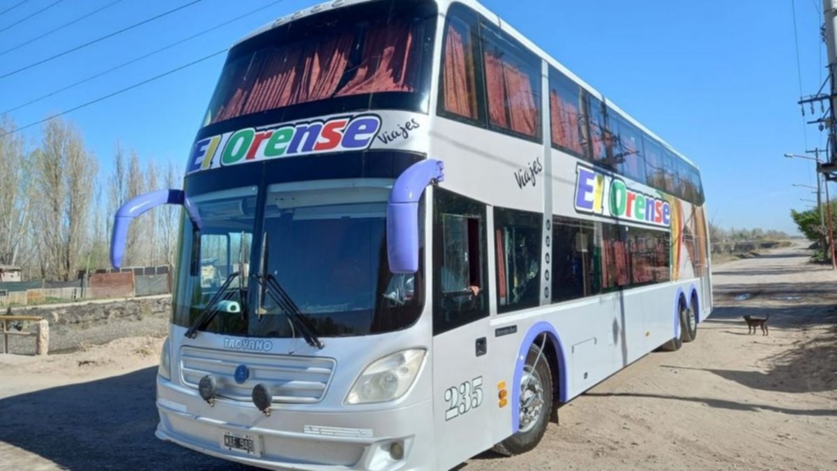 El plantel de Cipolletti estuvo "tirado" 5 horas en la ruta