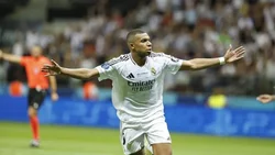 Debut, gol y título: Mbappé marcó y el Real Madrid se llevó la Supercopa de Europa