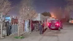 Desarmaron un kiosco narco en Roca: secuestraron armas y hasta una moto robada