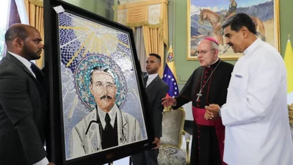 Maduro recibió las cartas del nuncio enviado por el Papa