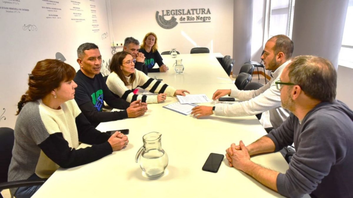UnTER se manifestó en la Legislatura contra el presentismo
